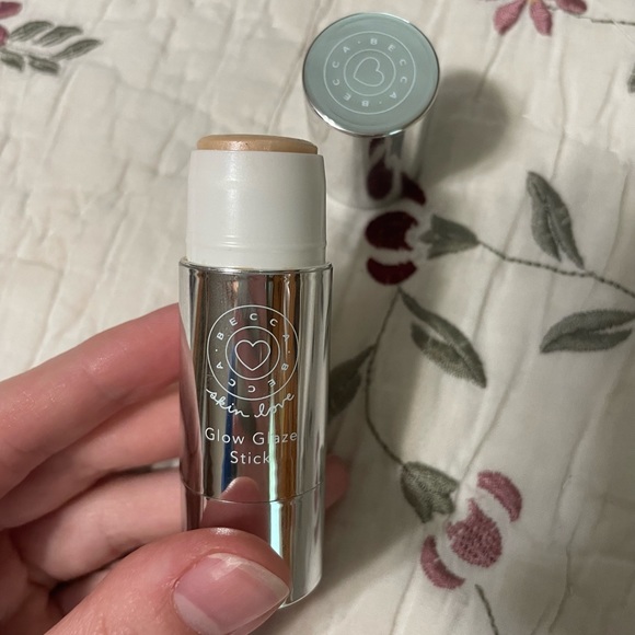 Becca highlight stick - Picture 3 of 3